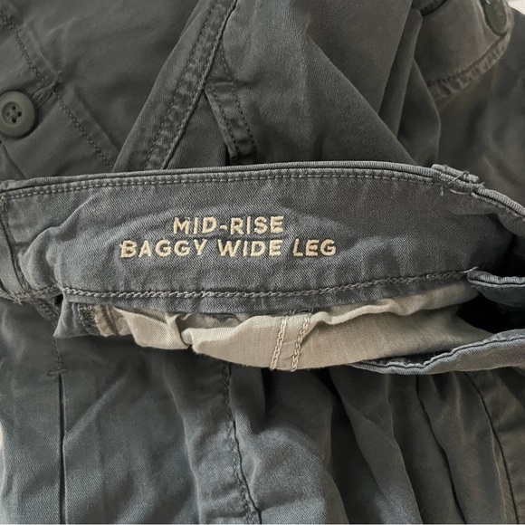 American Eagle Dreamy Drape Mid-Rise Baggy Wide Leg Cargo Pant 0 Short - Picture 10 of 11